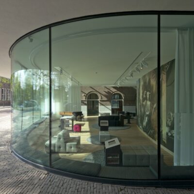 curved-glass 3